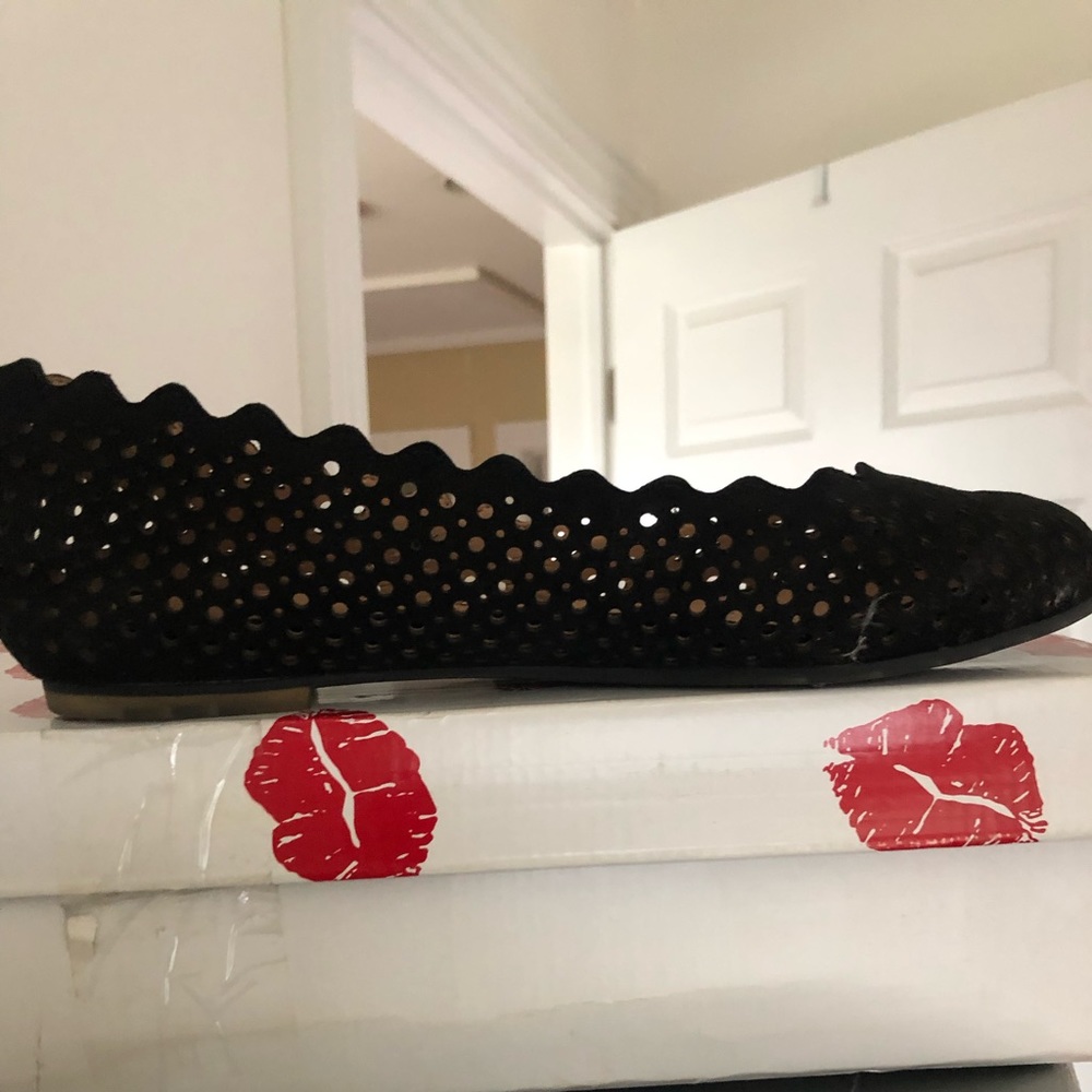 Me Too Carlee Flat; black suede